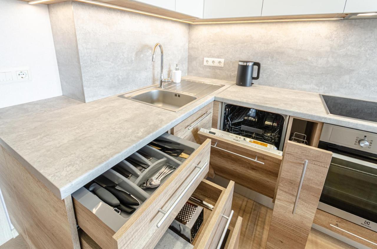 Petrovdom 5-25 In Cozy Apartment In Residential Complex "Beresteiskyi" Kiev Exterior foto